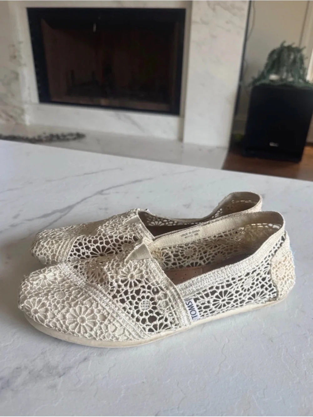 TOMS Alpargata Moroccan lace floral Crochet slip on flats Woman’s size 8 slides